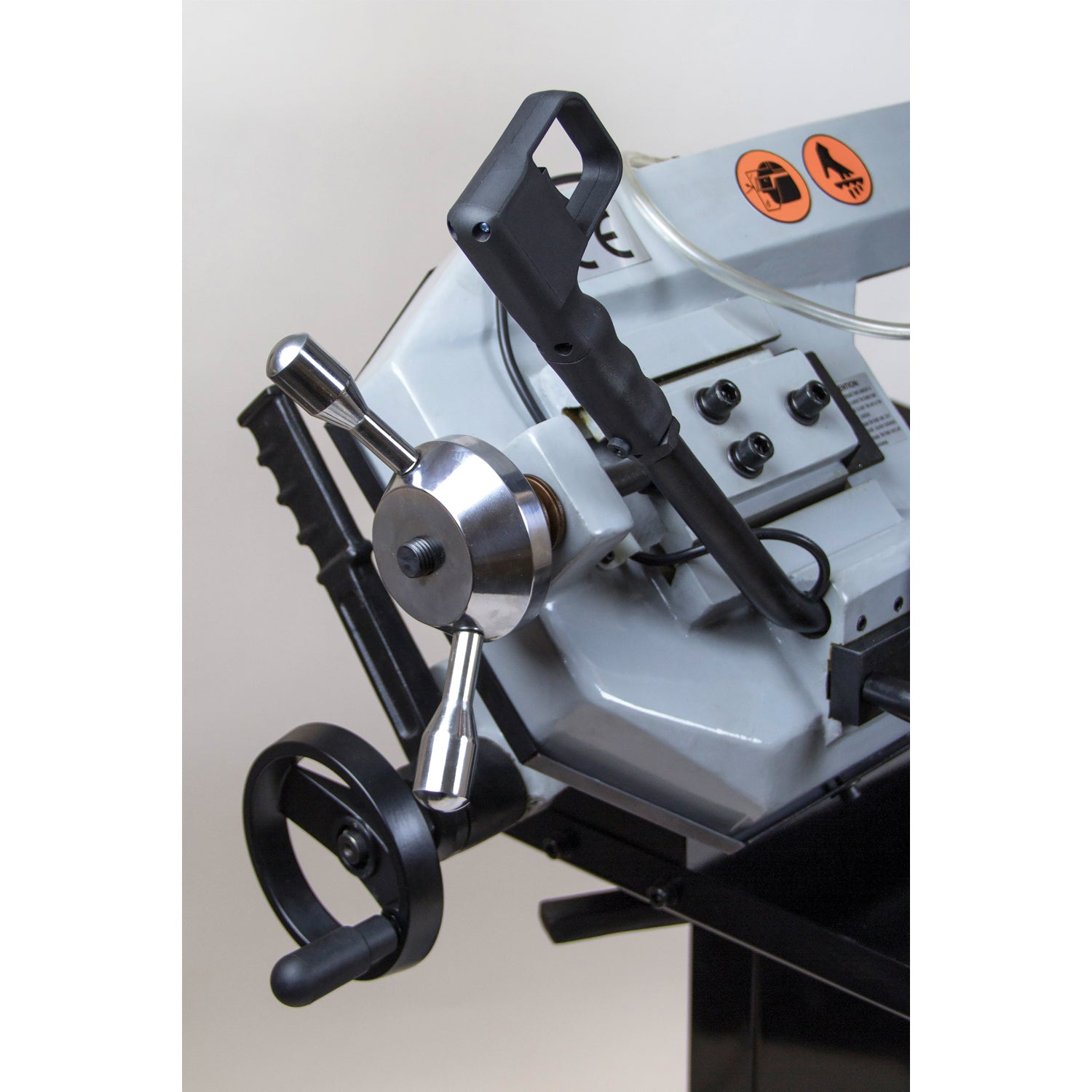 SIP 8" Swivel Head Metal Bandsaw with Gearbox Drive & Coolant SIP-01520