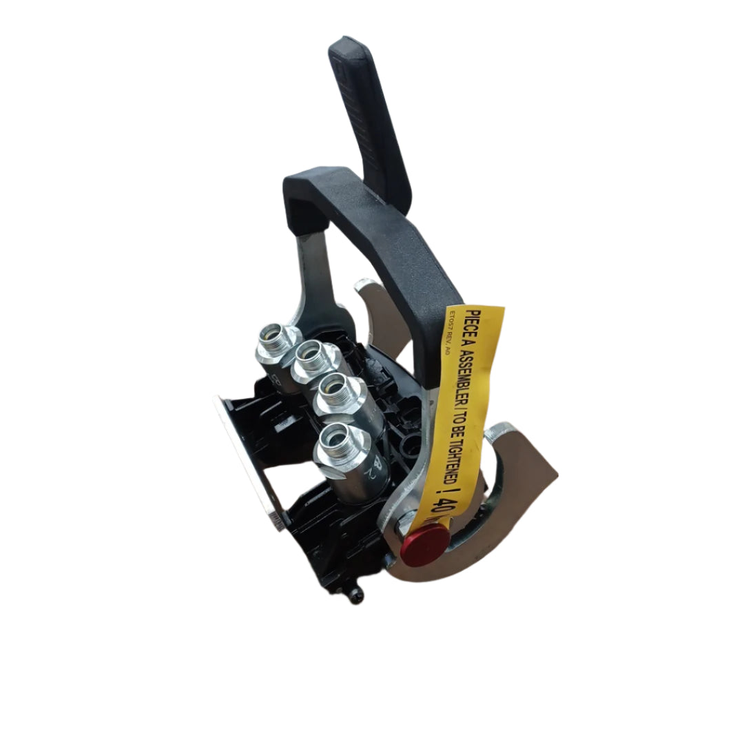 AGCO | Hydraulic Coupler - Acw914215B