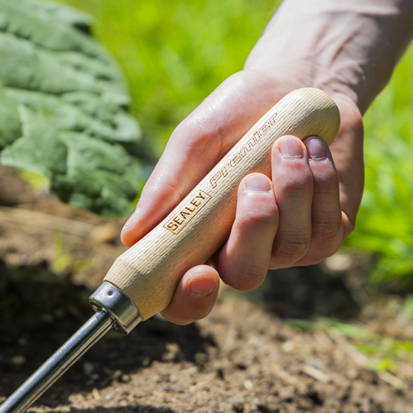 Premier Cultivator with Short Ash Handle & Stainless Steel Tines - SE-GTWH005