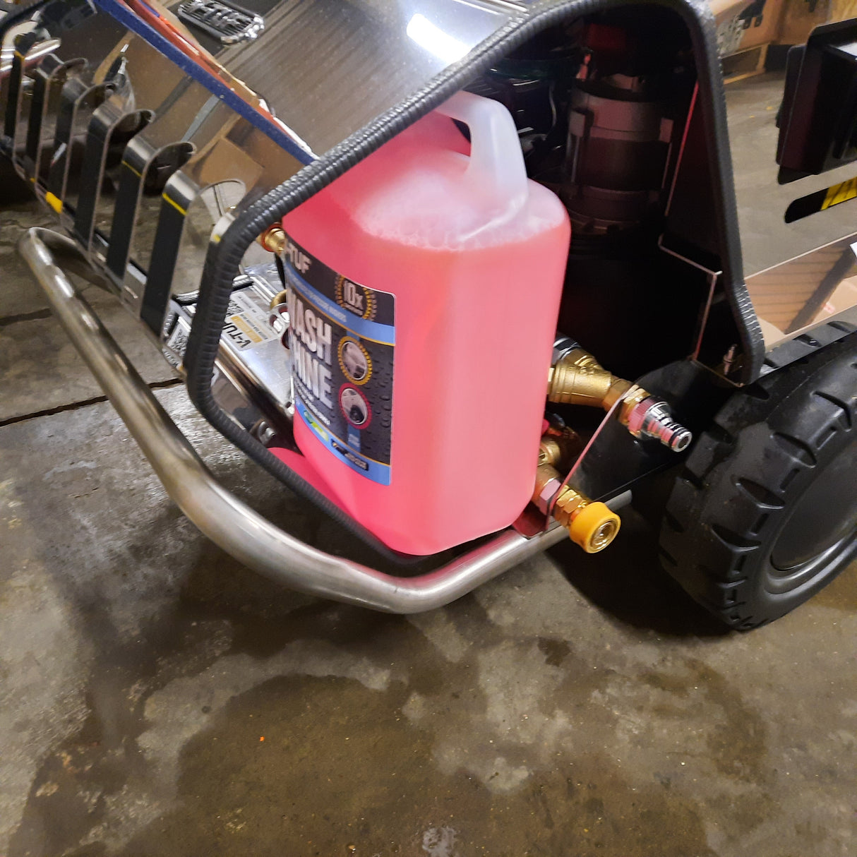V-TUF RAPIDMSH240v Professional Hot Water Industrial Mobile Pressure Washer - 120Bar, 9L/min