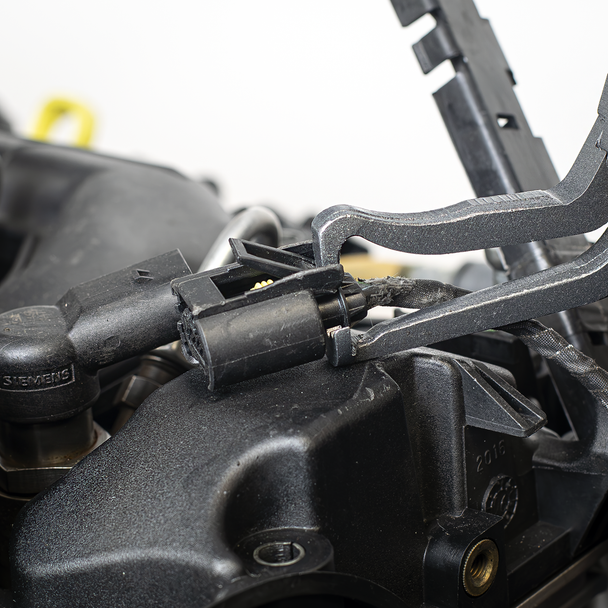 Electrical Disconnect Pliers - 60° Angled - SE-VS416A