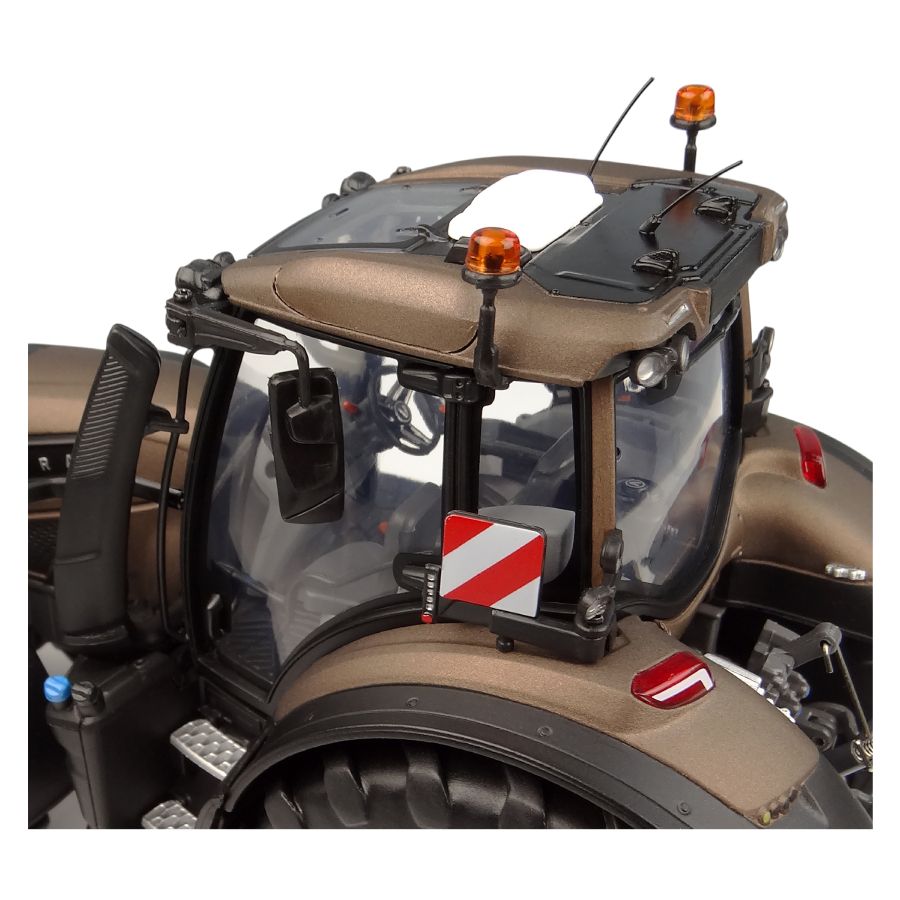 Valtra T236 75th Anniversary Brown Matt 1:32 Limited Edition 700 Pieces - V42803670