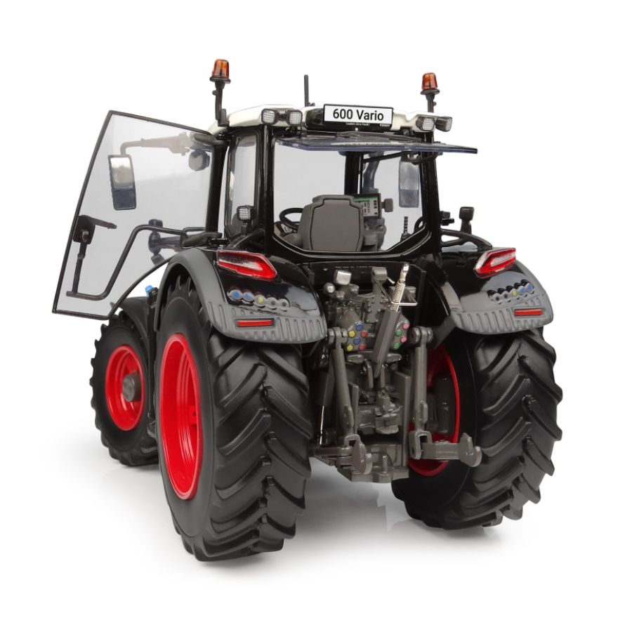 Fendt 620 Vario Black 1:32 Scale Model (2025) – Limited Edition of 1,500 - X991025312000