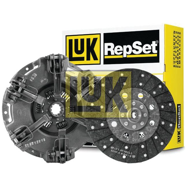 Image of the Sparex Clutch Kit without Bearings - S.146590, featuring an Organic Captive Disc and Dual Cover. The kit includes a clutch disc and pressure plate, displayed in front of a branded yellow and white box with the Sparex logo.