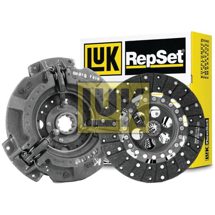 Image of a Sparex Clutch Kit without Bearings (S.146554) featuring two components, a pressure plate and an organic material friction disc, in front of a branded box.