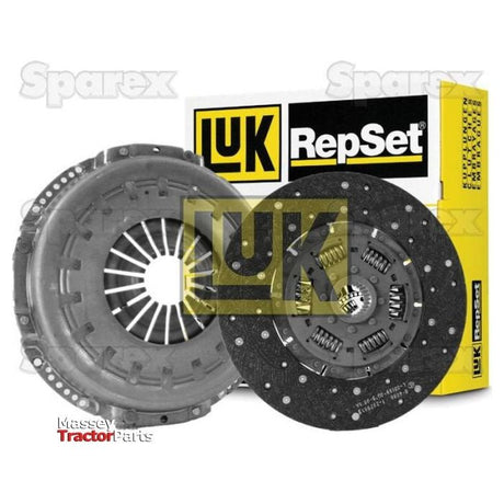 Image of a Clutch Kit without Bearings - S.147019 by Sparex, showcasing the pressure plate and torsion sprung clutch disc, with product packaging in the background. The text "Sparex" and "Massey TractorParts" is visible.