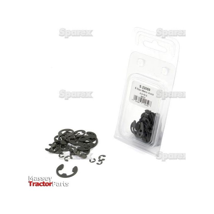 A package of Sparex Metric E Clips (size A Ø4.5 - 15.5mm, size B Ø3.2 - 12mm) with a total of 36 pieces (Part No.S.22059) sits on a white background, accompanied by additional DIN 6799 clips scattered beside it. The transparent packaging features a label displaying product information from the Sparex brand.