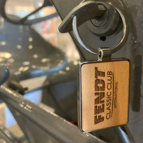 Fendt - Fendt Classic Club International: Key Chain - X991022211000 - Farming Parts