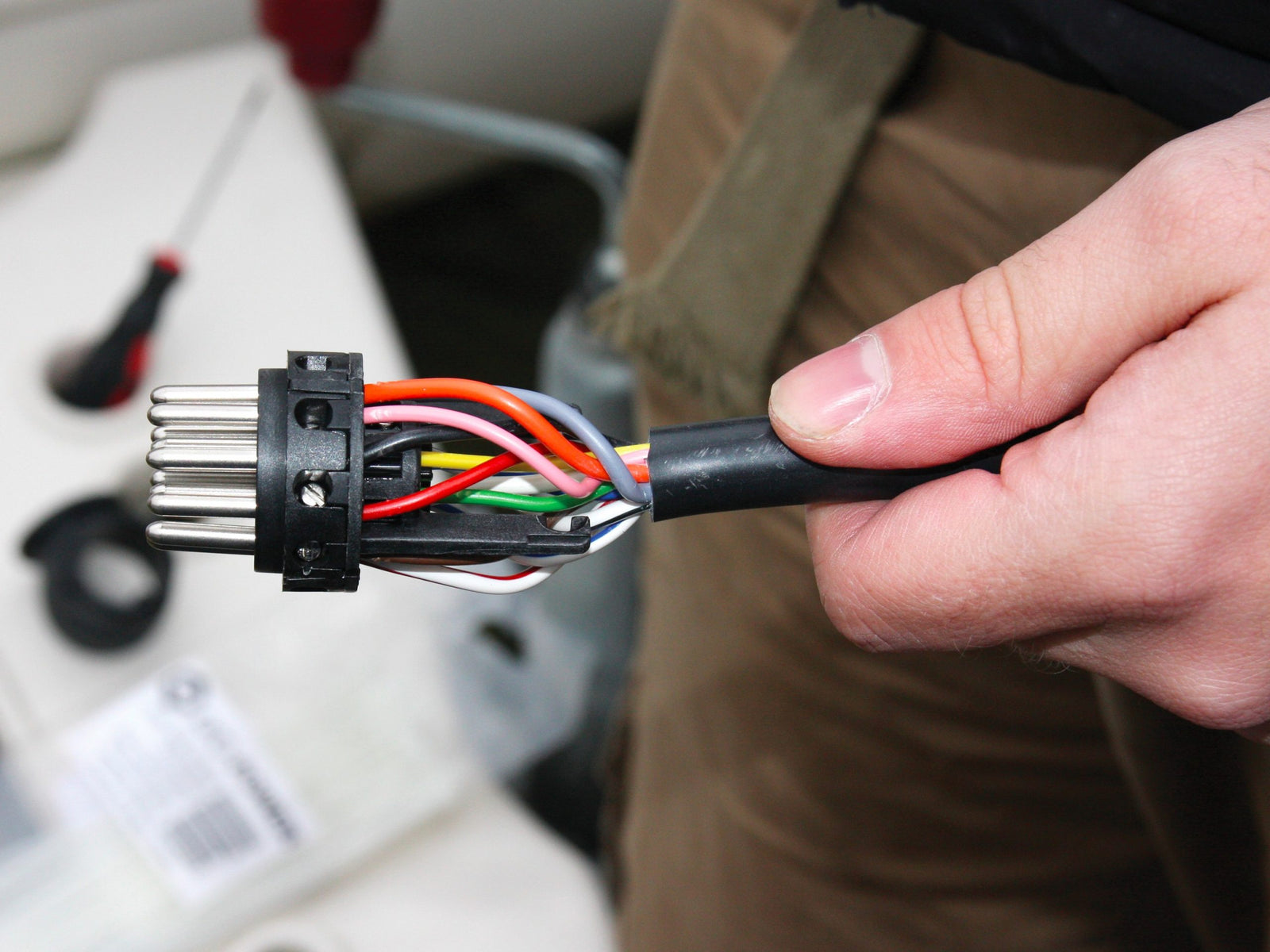 Understanding 7 Pin and 13 Pin Plug Wiring Diagram & A Comprehensive Installation / Troubleshooting Guide