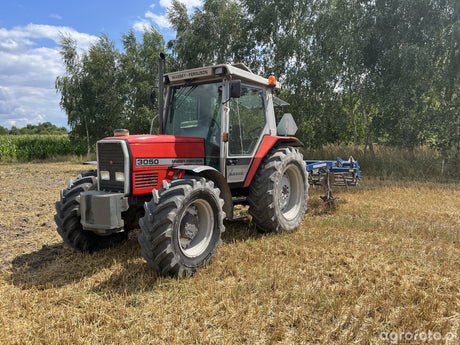 Massey Ferguson 3050 Red Tractor Steering & Suspension Precision Control and Comfort in Agricultural Machinery