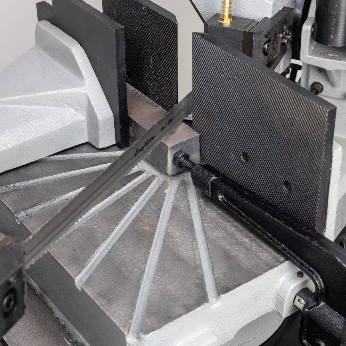 SIP 15" Swivel Head Manual & Auto-Cut Metal Bandsaw | IP-01530