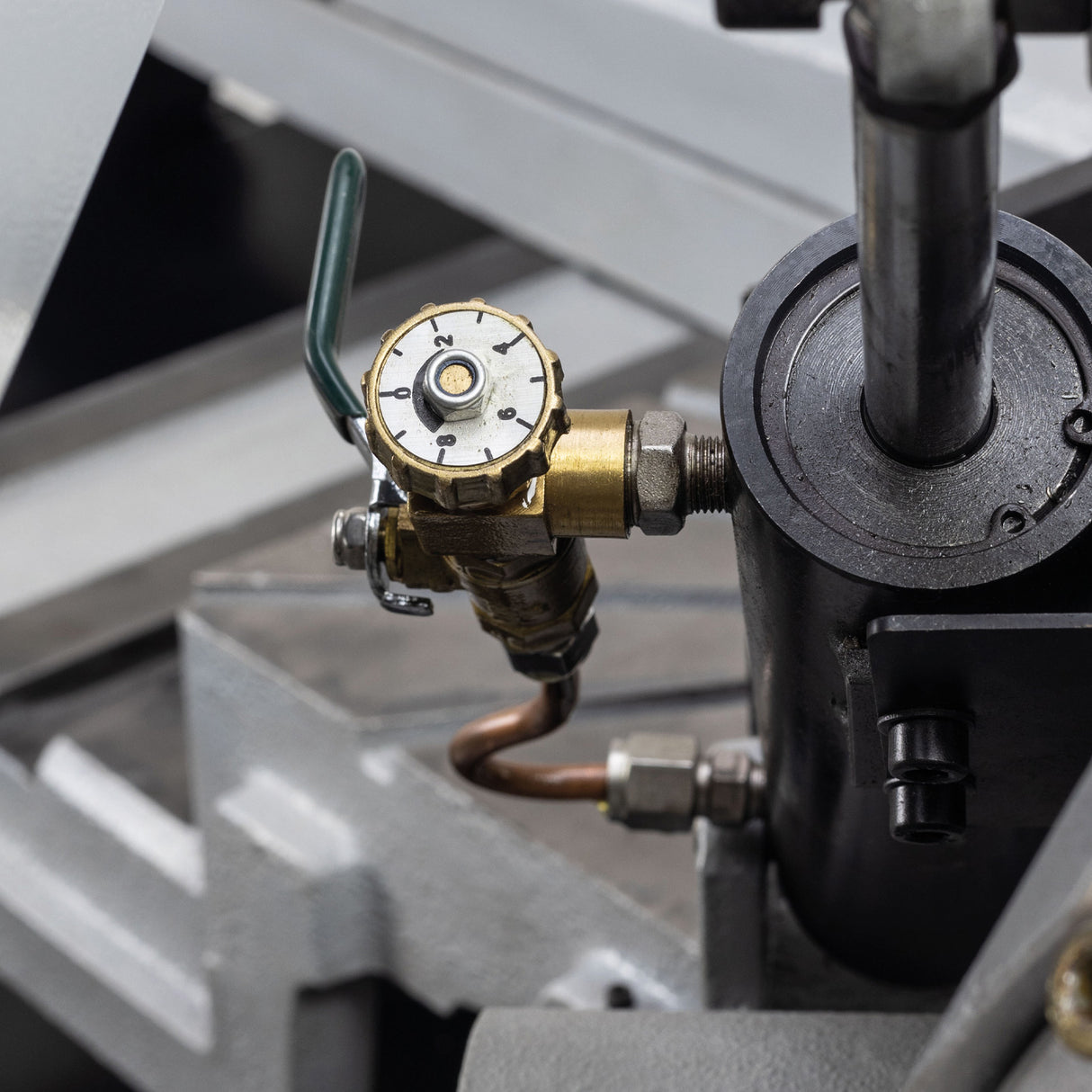 SIP 15" Swivel Head Manual & Auto-Cut Metal Bandsaw | IP-01530