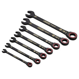 The Draper Expert Hi-Torq® Metric Ratchet Combination Spanner Set, Black (7 Piece) - 8241MM/BK/7 includes seven spanners made from durable chrome vanadium steel, each arranged in descending size order with a ring on one end.