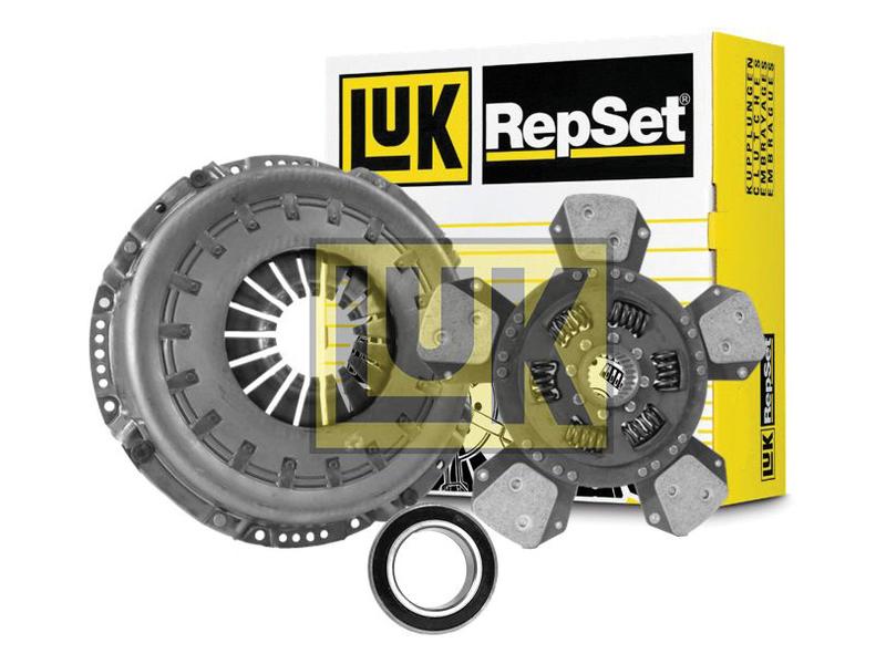 Sparex Clutch Kit with Bearings (Sparex Part Number: S.147067), including a pressure plate, torsion sprung clutch disc, and release bearing, displayed in front of the packaging.