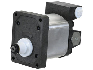 The Single Hydraulic Pump (Sparex Part Number: S.149234), constructed from metal and plastic, includes mounting holes, hose connection points, and boasts an impressive maximum pump speed for optimal flow rate.