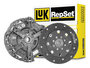 A clutch kit without bearings, including a pressure plate and friction disc, is displayed in front of a yellow and black branded box labeled "Sparex Clutch Kit," featuring the Sparex Cover for enhanced performance. The specific part number for this product is S.162447.