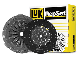 A clutch kit without bearings, featuring a pressure plate and Organic Loose Disc, is positioned in front of the yellow and white packaging box of Sparex Clutch Kit (Sparex Part Number: S.165815).