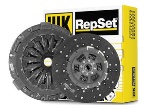 Clutch kit with two components displayed in front of a branded box labeled "Sparex," featuring an organic loose disc for enhanced performance. Product Name: Clutch Kit without Bearings | Sparex Part Number: S.165819.