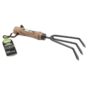 The Draper Young Gardener Hand Cultivator With Ash Handle - YG/HC is a must-have for any gardening enthusiast. This cultivator, by the well-known Draper brand, features a lacquered ash handle with three prongs. It comes equipped with a hanging loop and tags attached to the handle for added convenience.