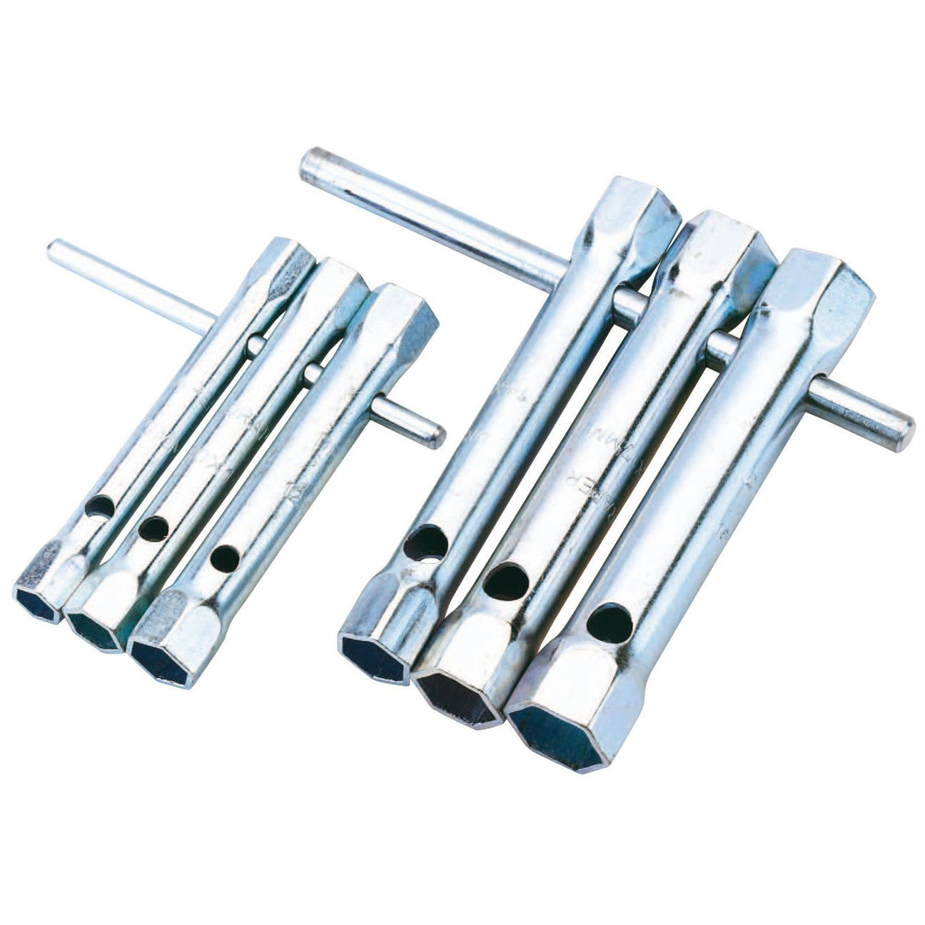 The Draper Metric Tubular Box Spanner Set (6 Piece) - 5225/6/MM, manufactured by Draper, is crafted from high-quality carbon steel and zinc plated for durability. This set is arranged symmetrically with sizes increasing from left to right and complies with BS2558 Specifications, ensuring precision and long-lasting performance.