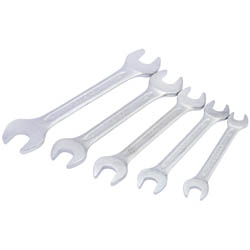 The Draper Metric Open End Spanner Set (5 Piece) - 5049/5/MM features five graduated wrenches made from chrome vanadium steel, arranged in descending size order with offset jaws for improved reach.