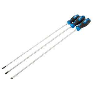 The Draper Extra Long Reach Soft Grip Screwdriver Set, 450mm (3 Piece) - 865L/3 features three extra-long screwdrivers made from chrome vanadium steel shafts with blue and black soft grip handles; the set includes two Phillips head screwdrivers and one flathead screwdriver.