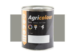 A 1-liter tin of Agricolour Grey Metallic Paint, Sparex Part Number: S.82723, branded by Sparex, features multilingual labeling with a color ring and icons for application methods on the left side of the can. It also includes information about drying times and preparing metal surfaces.