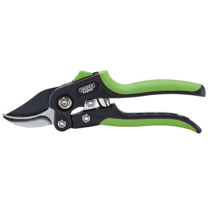 Close-up of the Draper Expert Bypass Pattern Secateurs, 200mm - GBSE2, featuring a green and black design with carbon steel blades and an ergonomic soft grip handle.