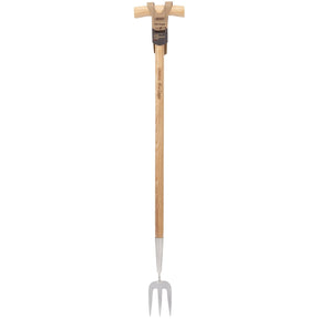 The Draper Heritage Stainless Steel Fork With Ash Long Handle - GLTFG/L, by Draper, features a long ash handle crafted from sustainable timber and a small, three-pronged metal head, embodying traditional style.
