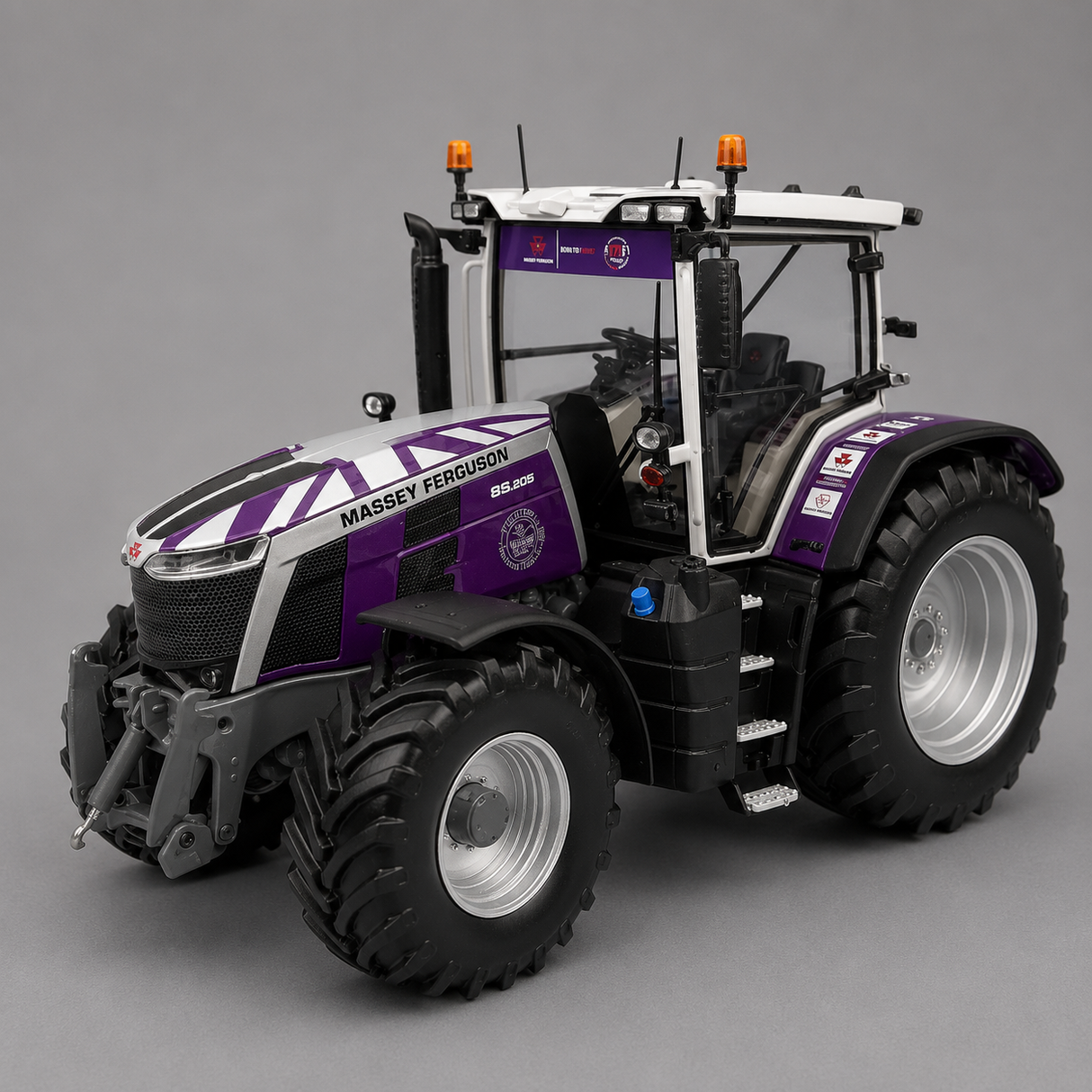 Massey Ferguson MF 8S.205 1:32 Limited Edition Jubilee | X993042206438