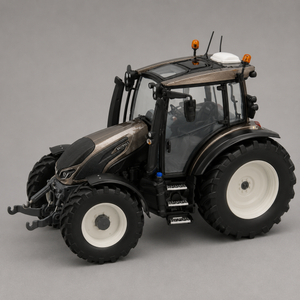 Valtra G Series G135 – 1:32 Scale Bronze Model Tractor | V42803420