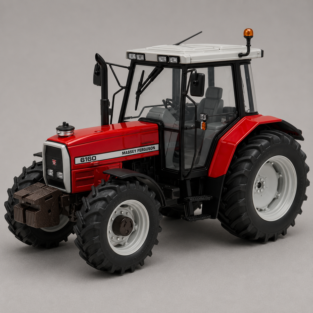 Massey Ferguson 6160 Dynashift – 1:32 Scale Model by Universal Hobbies | UH6331