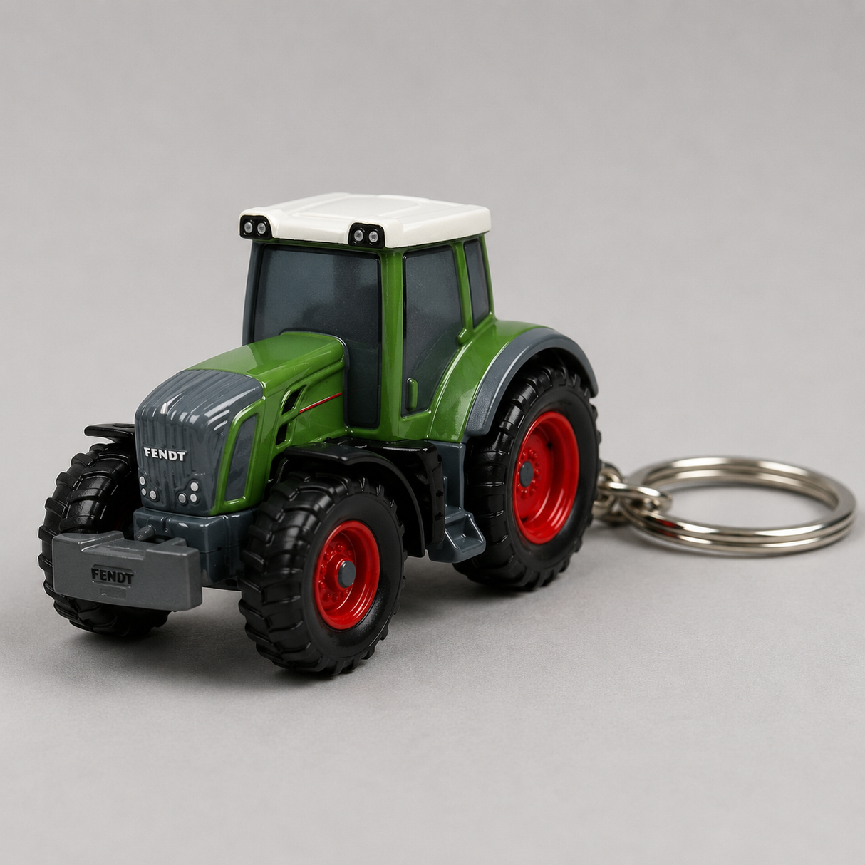 Fendt 828 Vario Keyring – 1:128 Scale Miniature Model | X991005006000