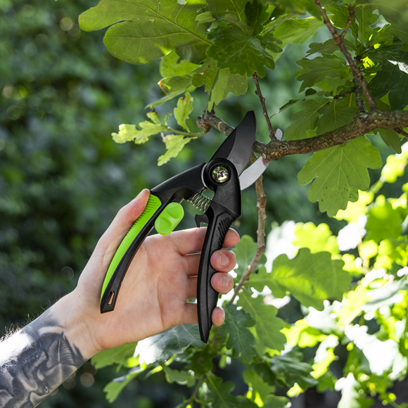 Bypass Secateurs with Soft Grip Handle, Safety Lock & Carbon Steel Blade, 208mm - SE-GTSG001