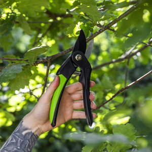 Bypass Secateurs with Soft Grip Handle, 3-Stage Safety Lock & Carbon Steel Blade, 220mm - SE-GTSG004