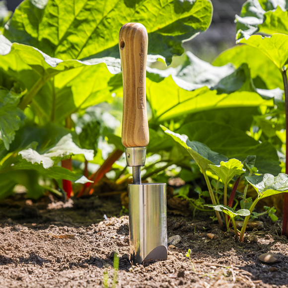 Premier Planter with Ash Handle & Stainless Steel Head - SE-GTWH008