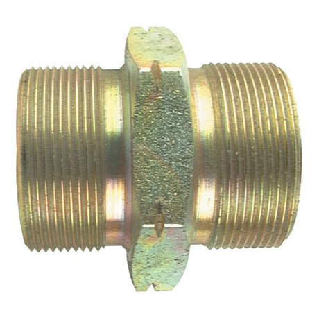 The Sparex Hydraulic Adaptor M20 male - M26 male (Sparex Part No. S.35020) features male threads on both ends and a hexagonal section in the center for easy tightening. This brass pipe fitting serves as an ideal hydraulic adaptor for various applications, meeting Metric Male standards and manufactured by BURNETT & HILLMAN.