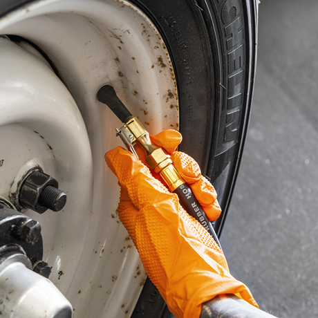 Tyre Inflator with Clip-On Connector - SE-SA9304