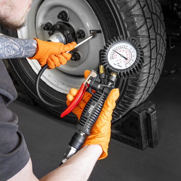 Tyre Inflator with Push-On Connector - SE-SA9314