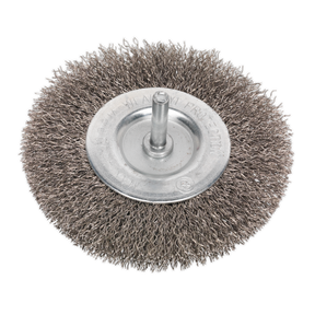 Close-up of the Sealey Flat Wire Brush Stainless Steel 100mm Ø6mm Shaft - SFBS100, featuring crimped stainless steel filaments and a central shaft for power tools, designed for cleaning and deburring surfaces at a maximum speed of 4500rpm.