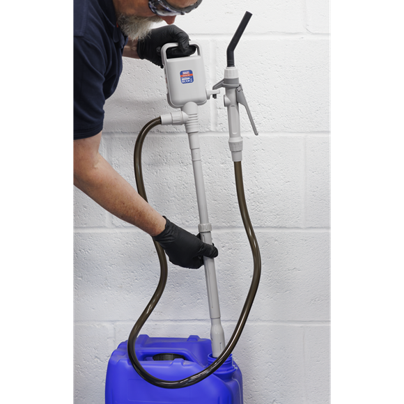 Sealey Battery Operated Fluid Transfer Pump with Nozzle SE TP81