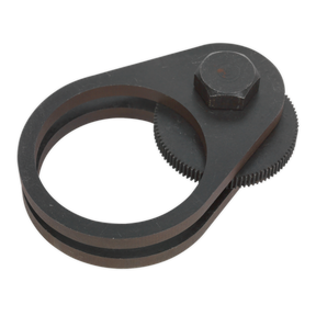 The Sealey Steering Rack Knuckle Tool - VS4004 features a metal gear assembly that includes two interlocking cogwheels, a circular loop, and integrated steering rack knuckles.