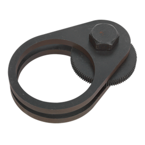 The Sealey Steering Rack Knuckle Tool - VS4004 features a metal gear assembly that includes two interlocking cogwheels, a circular loop, and integrated steering rack knuckles.