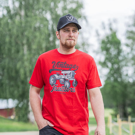 Valtra Red Cotton T-Shirt with Vintage Tractor Print - V4281120