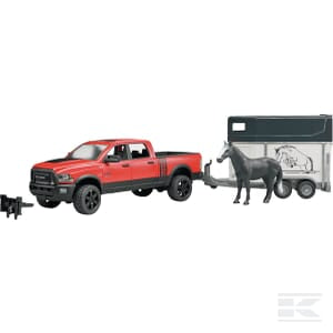 A RAM Power truck+horse trailer from Bruder, model U02501, is towing a horse trailer with a black horse model standing beside it, showcasing the essence of modern agriculture.