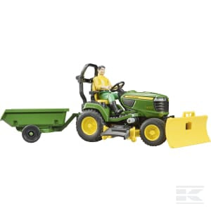 John Deere Lawn Tractor with Trailer & Gardener – 1:16 Scale Toy | U62104