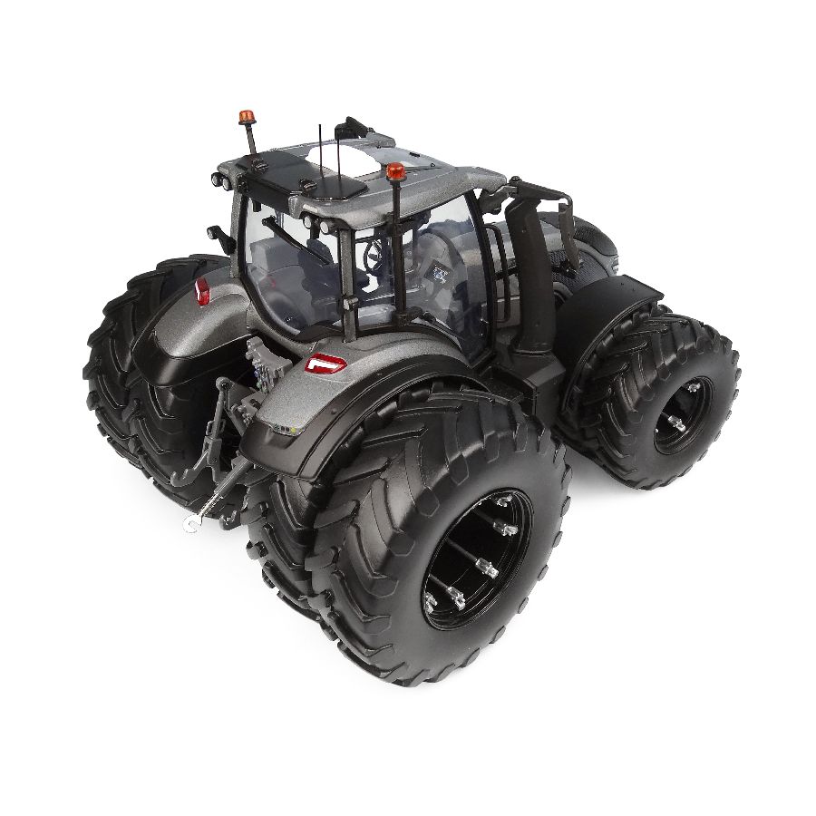 Valtra Q305 Titan Grey 1:32 Scale Model – Limited Edition – V42803570