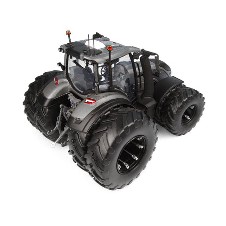 Valtra Q305 Titan Grey 1:32 Scale Model – Limited Edition – V42803570