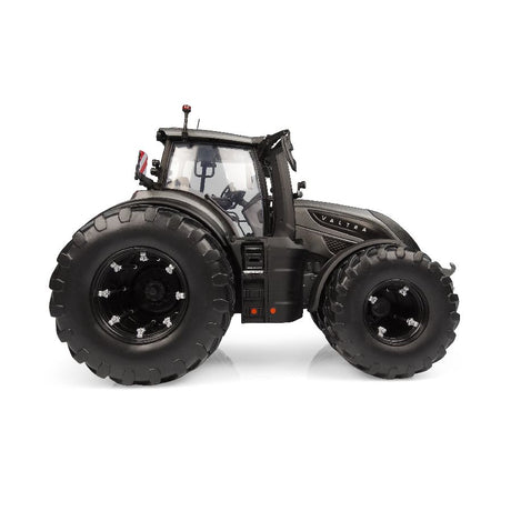 Valtra S416 Titan Grey 1:32 Scale Model – Limited Edition – V42803610