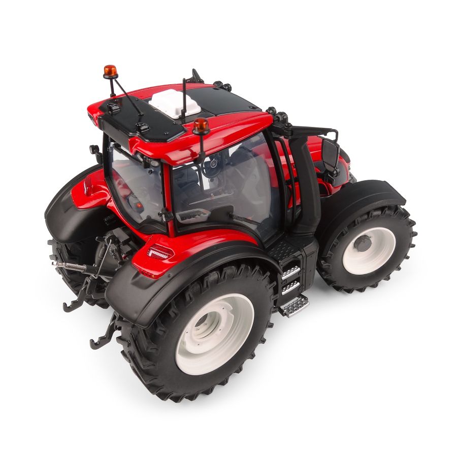 Valtra N175 Red 1:32 Scale Tractor Model – Universal Hobbies – V42803620